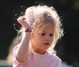 Violet Affleck s'amuse dans un parc de Santa Monica, le 6 novembre 2009