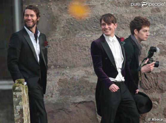 Mark Owen lors de son mariage, entouré de ses amis membres de Take That 