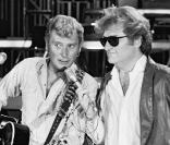 Eddy Mitchell et Johnny Hallyday à la télévision en 1980. 