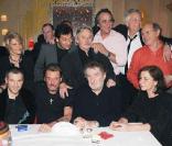 Exclusif : Eddie Mitchell, Johnny Halliday et Claude Bouillon. Soirée de départ de Claude Bouillon après la vente du restaurant le  Balzac  dont il était propriétaire avec Hallyday. Le 28 février 2009.