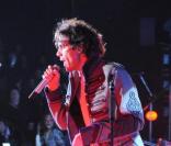 Mika sur la scène d'un show TV à Milan le 9 novembre 2009