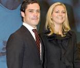 La princesse Madeleine de Suède et son frère le prince Carl Philip arrivent au gala de remise du Guldbollen à Zlatan Ibrahimovic, à Malmö, le 9 novembre 2009