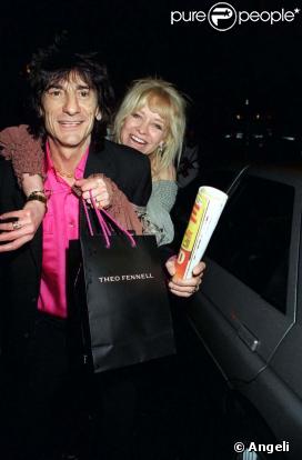 Jo obtient le divorce d'avec Ronnie Wood, le 11 novembre 2009.