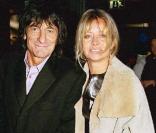 Jo obtient le divorce d'avec Ronnie Wood, le 11 novembre 2009.
