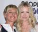 Rencontrées lors d'une séance photo, la présentatrice Ellen DeGeneres et la sublime actrice Portia De Rossi ne veulent plus se quitter. Si Portia joue bien la comédie, avec Ellen c'est pour de vrai ! 