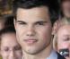 Taylor Lautner, lors de l'avant-première de  Twilight 2 - Tentation , qui s'est tenue au Graumann's Chinese Theatre, à Los Angeles, le 16 novembre 2009.