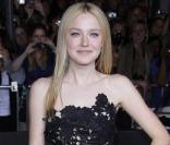 Dakota Fanning, lors de l'avant-première de  Twilight 2 - Tentation , qui s'est tenue au Graumann's Chinese Theatre, à Los Angeles, le 16 novembre 2009.