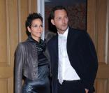 Halle Berry et Mark Liddell lors de la soirée de charité : <i>An Evening of Awareness, </i>le 16 novembre 2009 à New York<br />