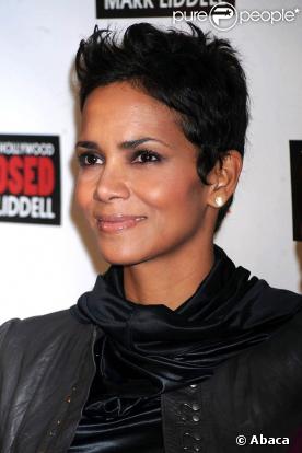 Halle Berry lors de la soirée de charité :  An Evening of Awareness,  le 16 novembre 2009 à New York 