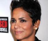 Halle Berry lors de la soirée de charité :  An Evening of Awareness,  le 16 novembre 2009 à New York 