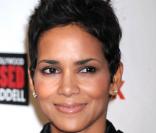 Halle Berry lors de la soirée de charité : <i>An Evening of Awareness, </i>le 16 novembre 2009 à New York<br />