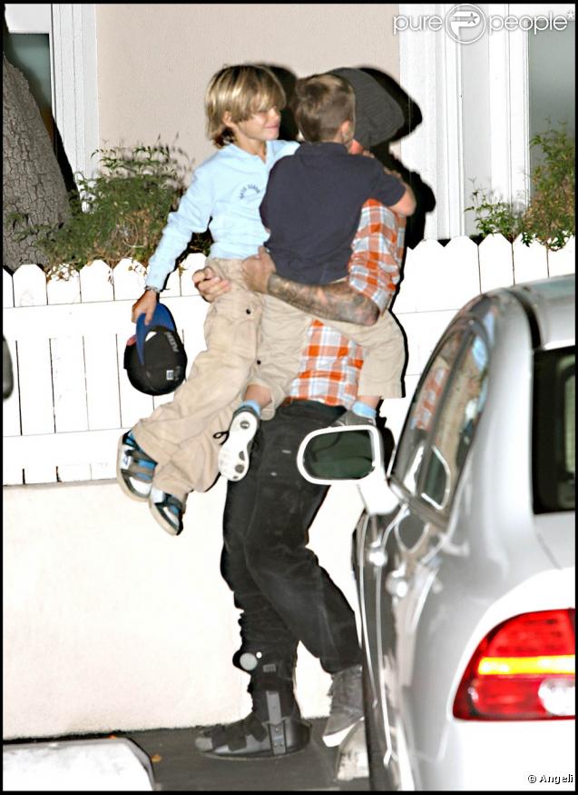 David Beckham s'en va manger une glace avec ses fistons, à Los Angeles, le 17 novembre 2009.