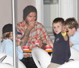 David Beckham s'en va manger une glace avec ses fistons, à Los Angeles, le 17 novembre 2009.