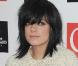 Quand Lily Allen fait ce qu'elle veut avec ses cheveux, elle... trébuche sur scène !
