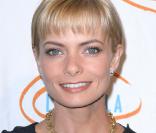 Jaime Pressly assiste à la 8e édition du Bag Ladies Luncheon, à Beverly Hills le 18 novembre 2009.