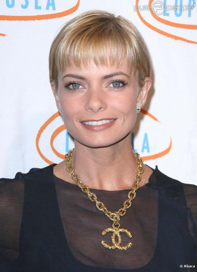 Jaime Pressly assiste à la 8e édition du Bag Ladies Luncheon, à Beverly Hills le 18 novembre 2009.