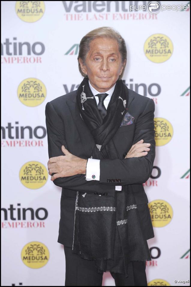 Valentino à l'avant-première du film  Valentino, the last emperor  à Milan le 18 novembre 2009.