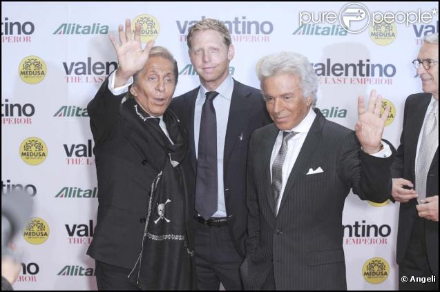 Valentino, Matt Tynauer et Giancarlo Giammetti à l'avant-première du film  Valentino, the last emperor  à Milan le 18 novembre 2009.
