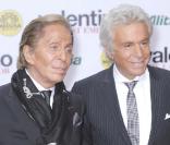 Valentino et son compagnon Giancarlo Giammetti à l'avant-première du film  Valentino, the last emperor  à Milan le 18 novembre 2009.