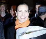 Carole Bouquet, entourée de Pierre Aidenbaum et Christophe Grard, illumine la rue Vieille-du-Temple, le 19 nevembre à Paris.