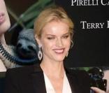 Eva Herzigova lors de la soirée à l'occasion du lancement du calendrier Pirelli 2010 au Old Bilingsgate à Londres le 19 novembre 2009