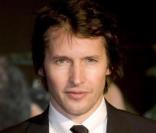 James Blunt lors de la soirée à l'occasion du lancement du calendrier Pirelli 2010 au Old Bilingsgate à Londres le 19 novembre 2009