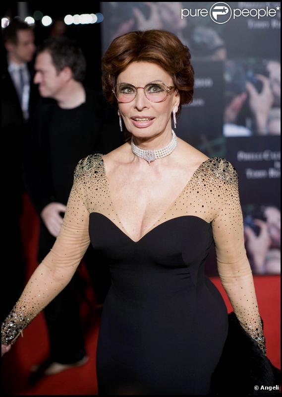 Sophia Loren lors de la soirée à l'occasion du lancement du calendrier Pirelli 2010 au Old Bilingsgate à Londres le 19 novembre 2009