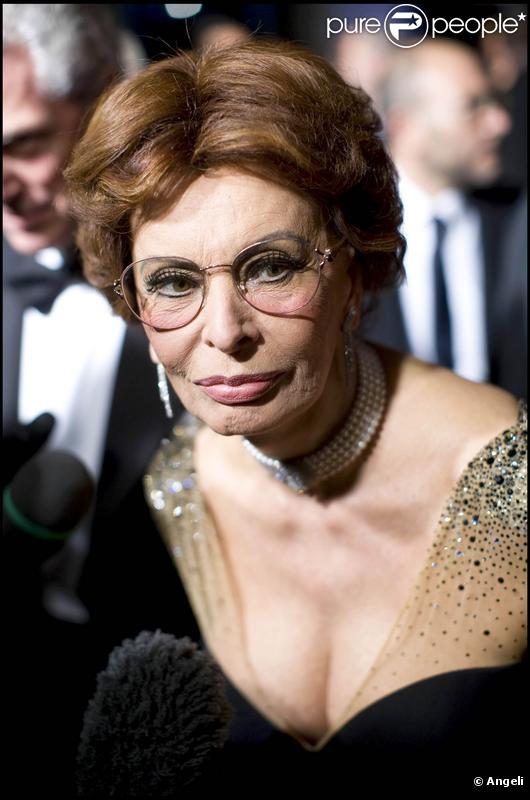Sophia Loren lors de la soirée à l'occasion du lancement du calendrier Pirelli 2010 au Old Bilingsgate à Londres le 19 novembre 2009