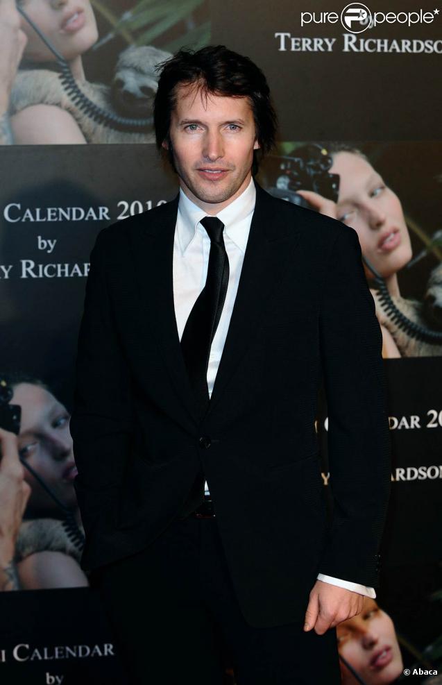James Blunt lors de la conférence de presse du lancement du calendrier Pirelli à l'InterContinental Hotel sur Park Lane à Londres le 19 novembre 2009