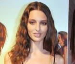 Georgina Storilijtoric lors de la soirée de lancement du calendrier Pirelli au Old Billingsgate Market de Londres le 19 novembre 2009