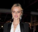 Eva Herzigova lors de la soirée de lancement du calendrier Pirelli au Old Billingsgate Market de Londres le 19 novembre 2009