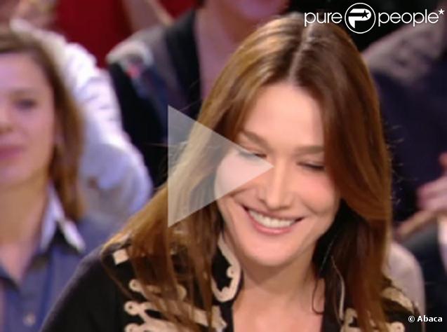 Carla Bruni qui était au Grand Journal sur Canal+ le 23 novembre 2009