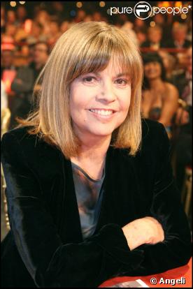 Chantal Goya révèle sur le plateau de  Panique dans l'oreillette  que l'acteur français Claude Rich n'est autre que... son cousin !