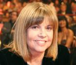 Chantal Goya révèle sur le plateau de  Panique dans l'oreillette  que l'acteur français Claude Rich n'est autre que... son cousin !