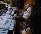 Cheryl Moana Marie en studio pour l'enregistrement de son dernier album 