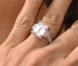 Elle arbore une somptueuse bague à 500 000 $