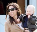 Minnie Driver avec son fils Henry Story Driver, le 6 décembre 2009 à Malibu