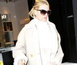 Nicollette Sheridan en pyjamas dans les rues de Los Angeles, le 7 décembre 2009.