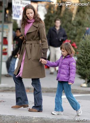 Christy Turlington va chercher sa fille, Grace, à l'école, et rentre en métro, New York, décembre 2009.