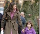 Christy Turlington va chercher sa fille, Grace, à l'école, et rentre en métro, New York, décembre 2009.