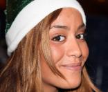Amel Bent au Noël du Secours Populaire au Cirque d'Hiver le 23/12/09