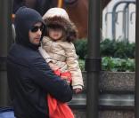 Tobey Maguire et sa fille Ruby se promènent dans New York. Décembre 2009