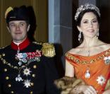 Mary de Danemark (Donaldson) arrive à la réception du Nouvel An 2010 au Palais Molkte, accompagnée par son époux Frederik