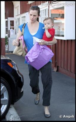 Jennifer Garner et Seraphina (3 janvier 2010 - Brentwood, USA)