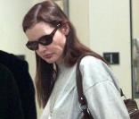 Geena Davis fait du shopping à Los Angeles, fin décembre 2009.