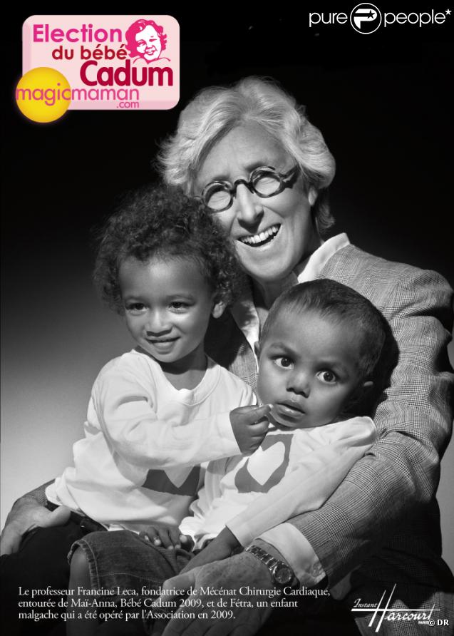 Francine Leca (fondatrice du mécénat Chirurgie Cardiaque) entourée de Maï-Anna et de Fétra (un enfant opéré).