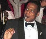 Beyoncé a mis le feu à la soirée organisée par Roman Abramovich, le 31 décembre dernier... pendant que son mari se la coule douce, cigard au bec !