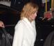 Madonna qui ne se refuse jamais rien, est apparue en plein Paris vêtue... d'un peignoir blanc !  