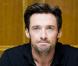 Hugh Jackman : Le thé glacé lui donne chaud... Il embrasse Ana de la Reguera à pleine bouche !