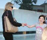 Sharon Stone se promène après avoir déjeuné avec un ami au restarurant Villa Blanca à Beverly Hills le 12 janvier 2010